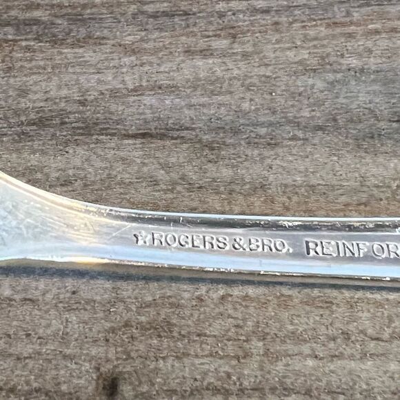 Rogers & Bro "Starlight" Pattern Silverplate Flatware - Set of 4 Dinner Forks - Picture 9 of 9